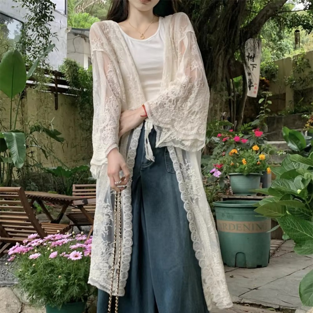Kimono Sheer Floral - بلوزة خفيفة الوزن برباط من الدانتيل